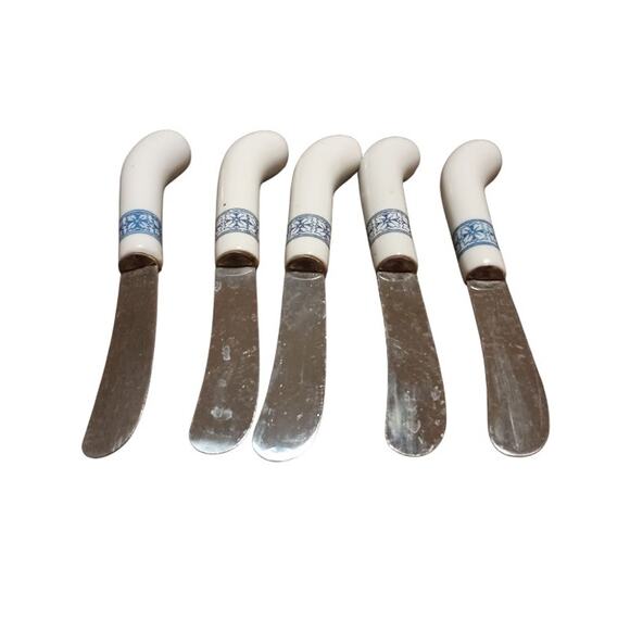 Vintage Boston Warehouse Cheese Butter Jam Spreaders Blue Flower Porcelain 5 - Picture 3 of 3
